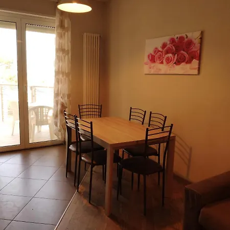 Residenza Adriatica 1 아파트 로세토데글리아브루찌